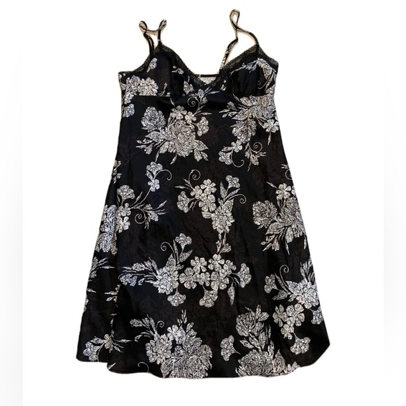 M&S Love to Sleep Black & White Floral Silky Chemise Nightie US 6 - Picture 1 of 7